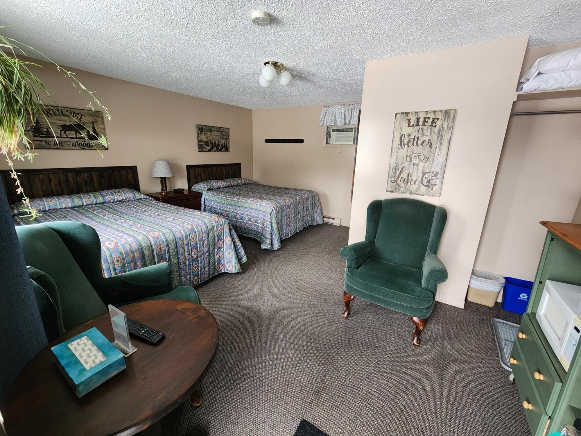 Dwight Village Motel Exterior photo